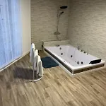 ラブホテル Magnifique Loft 35m2 Jacuzzi Rvb Night 1 Etablissement Ferme Definitivement *