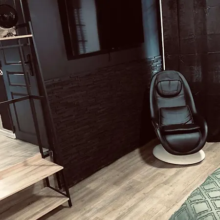 Magnifique Loft 35m2 Jacuzzi Rvb Night 1 Etablissement Ferme Definitivement ラブホテル