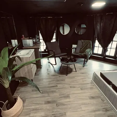 ラブホテル Magnifique Loft 35m2 Jacuzzi Rvb Night 1 Etablissement Ferme Definitivement *