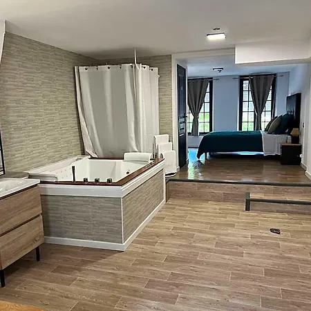 Отель для свиданий Magnifique Loft 35m2 Jacuzzi Rvb Night 1 Etablissement Ferme Definitivement *