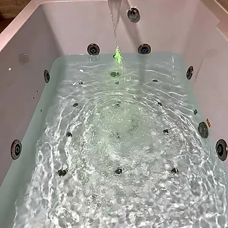 Отель для свиданий Magnifique Loft 35m2 Jacuzzi Rvb Night 1 Etablissement Ferme Definitivement *