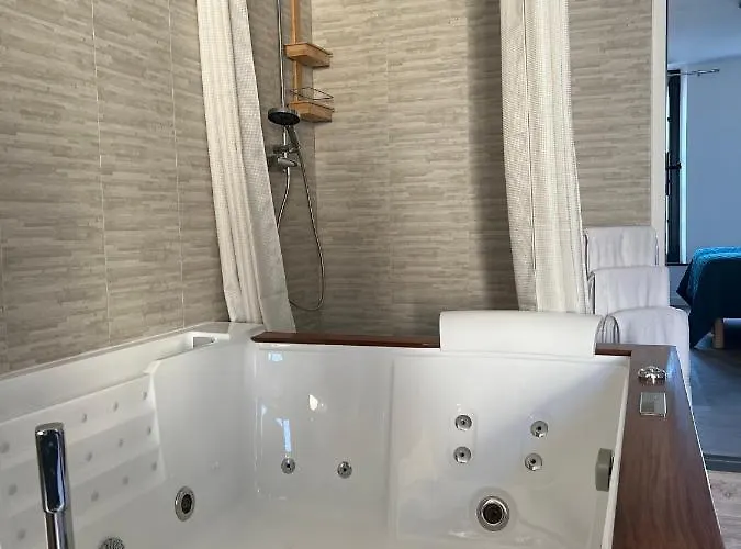 Magnifique Loft 35m2 Jacuzzi Rvb Night 1 Etablissement Ferme Definitivement * Amiens